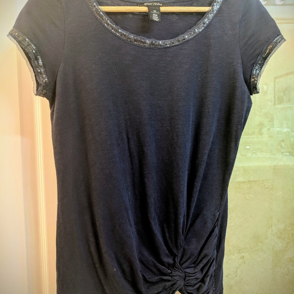 Navy blue tshirt white House Black market sequins